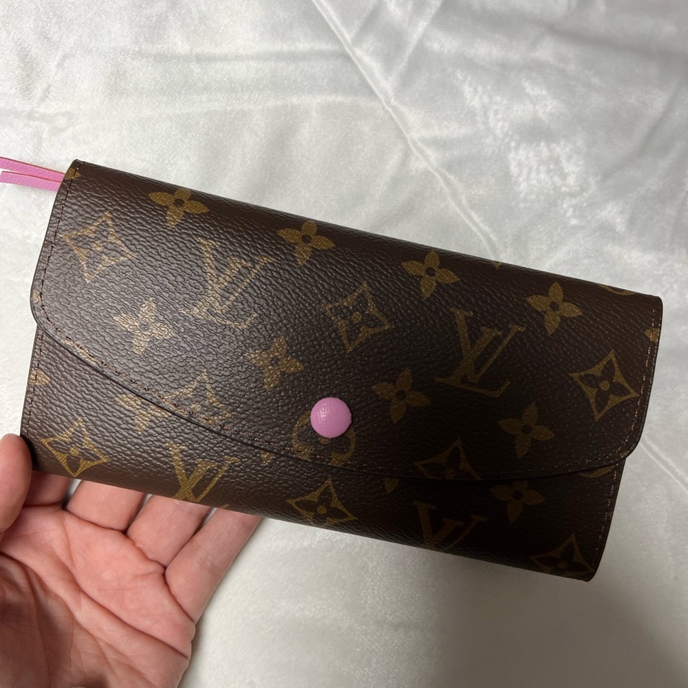 Pink monogram wallet - Picture 2 of 5